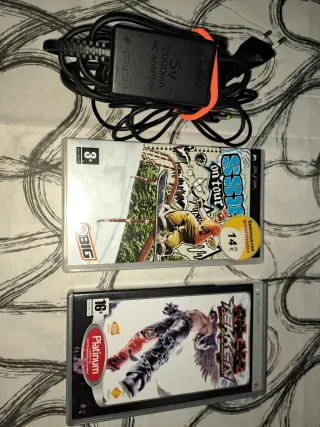 PSP Sony Negra + 2 juegos