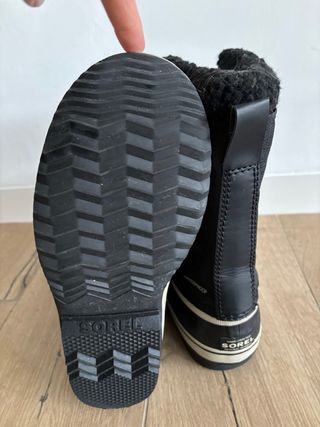 Botas de nieve Sorel negras impermeables
