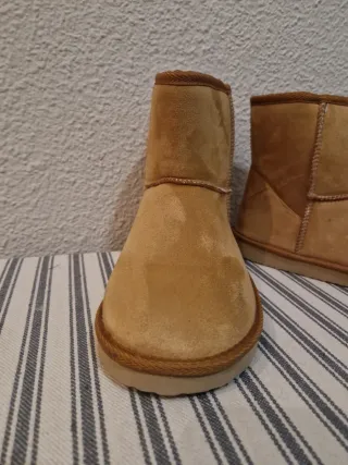 Botines tipo Ugg Beige Talla 37/38