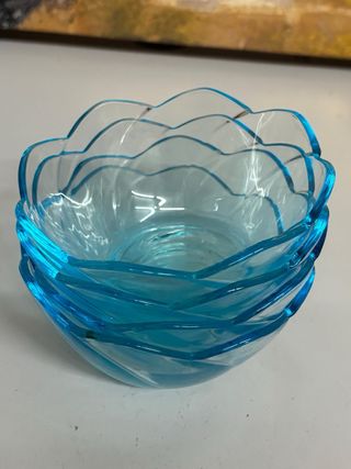 4 ciotole in vetro blu vintage