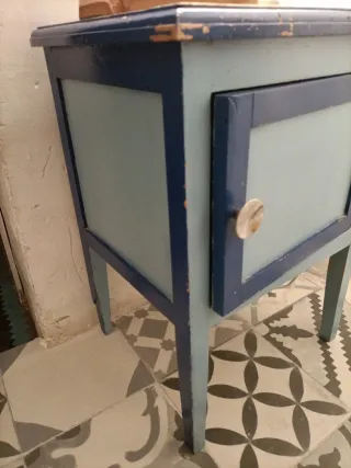 Mesita vintage kitch azul y marrón