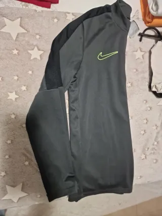 Chándal Nike Air Niño Negro + camiseta técnica