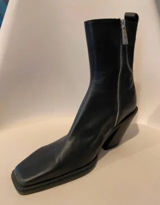 Botines de cuero Zara negros