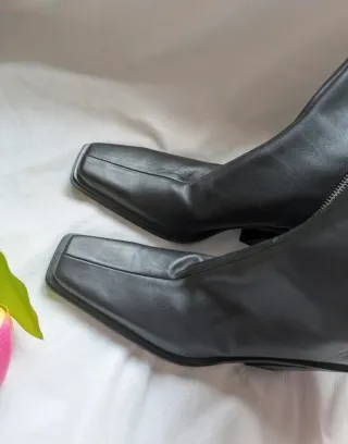 Botines de cuero Zara negros