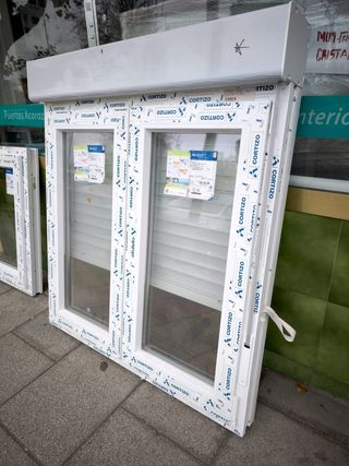 Ventana de PVC Cortizo 110 X 124,5 cm - NUEVA