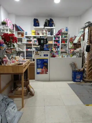 Muebles de comercio y artículos de papelería