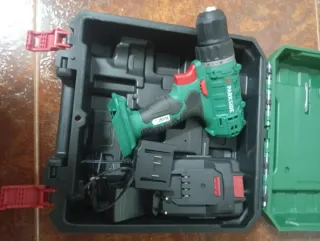 Taladro Parkside con maletín y accesorios NUEVO !!