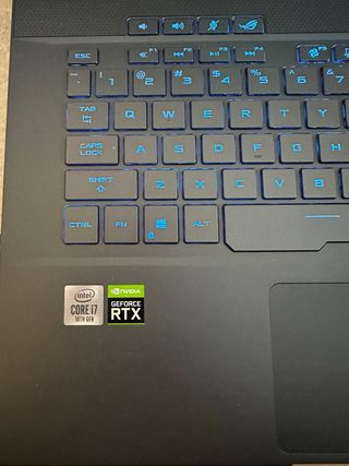 Asus ROG Zephyrus M15 i7 10th gen 2070 16gb ram