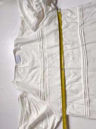 Blusa blanca manga larga bordada
