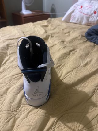 Zapatillas Jordan Blancas y Azules