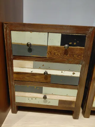 Mesitas de noche de madera maciza