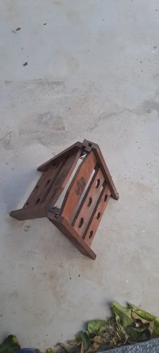 Botellero de madera plegable