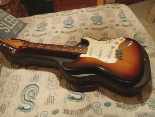 Guitarra Fender Squier Stratocaster JV Japan 83