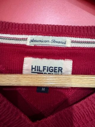 Jersey Tommy Hilfiger cuello pico burdeos