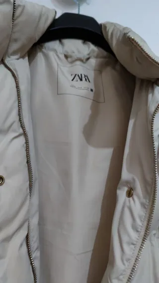 Chaleco largo acolchado con capucha