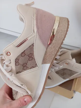 Zapatillas Beige y Marrón Mujer Nuevas