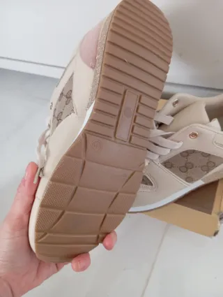 Zapatillas Beige y Marrón Mujer Nuevas