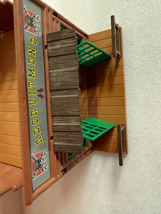 Playmobil Cuartel Sudista con Figuras