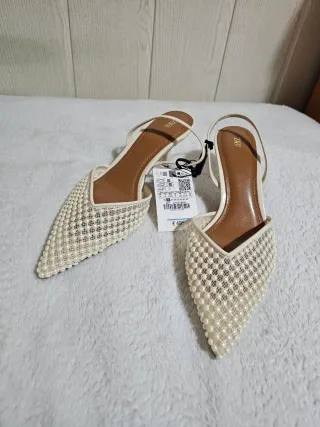 Tacones Zara Perlas Blanco y Marrón