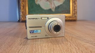 Olympus FE-20 Cámara Digital 8MP