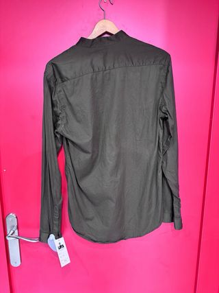 Camisa verde cuello mao estilo militar