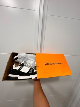 Zapatillas Louis Vuitton Negras y Blancas