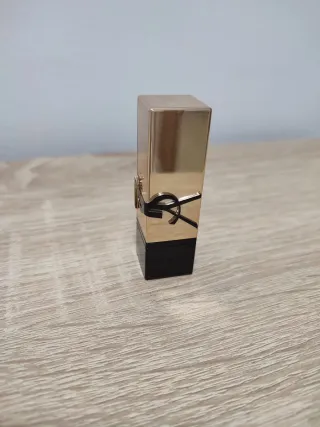 Labial Yves Saint Laurent Rojo