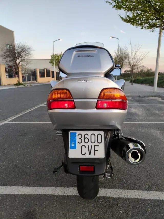 Suzuki Burgman 650 executive ABS año 2003.....