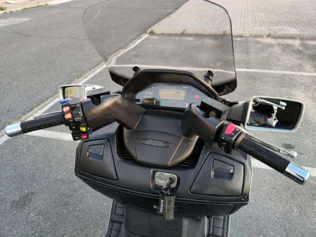 Suzuki Burgman 650 executive ABS año 2003.....