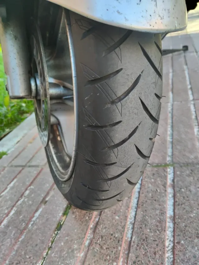 Suzuki Burgman 650 executive ABS año 2003.....