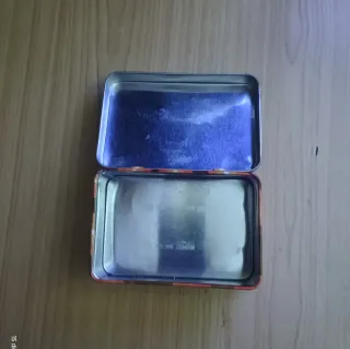 Scatola Metallica Pokémon Spada e Scudo