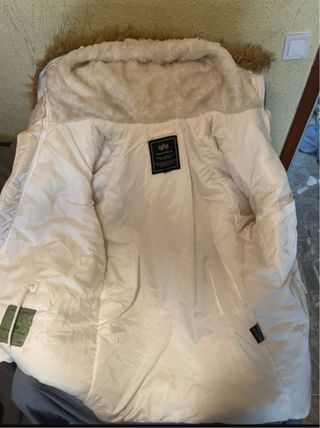Chaqueta Alpha Industries Blanca unisex como nueva