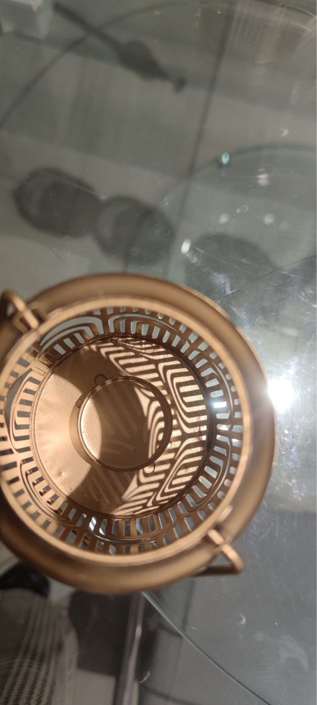 Portavelas dorados para decoración