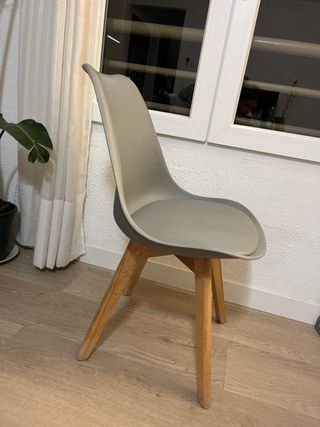 Silla Polipropileno y Madera Haya Gris