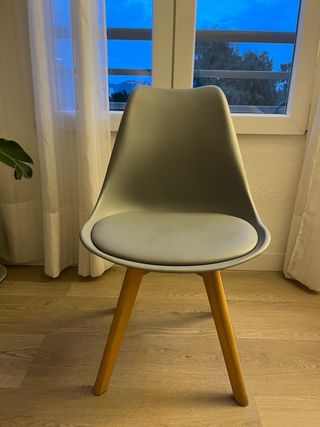 Silla Polipropileno y Madera Haya Gris