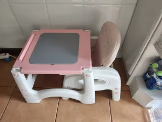 Trona para bebé rosa y blanca