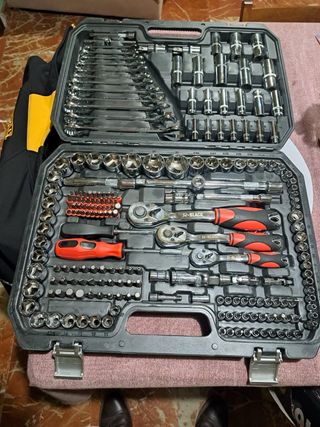 Estuche de herramientas R-BLACK 216 piezas