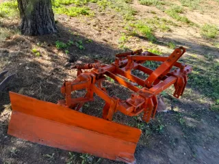 Cultivador agrícola con muelles y demás