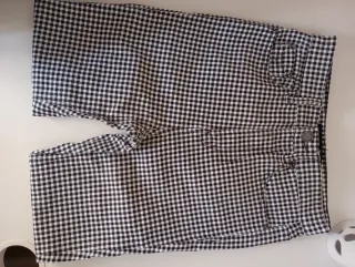 Pantalón pitillo cuadros blanco y negro