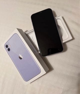 iPhone 11 Lila 64 GB 15 fundas y cascos
