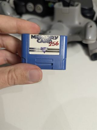 Nintendo 64 con 2 controller e Memory Card