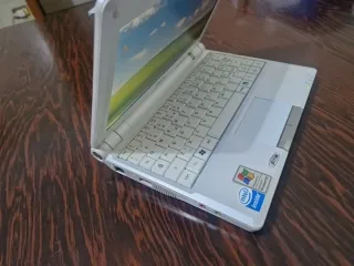 Asus Eee PC 900 - Notebook Bianco