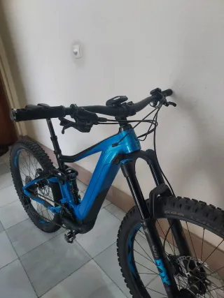 Bicicleta Eléctrica Giant Blu