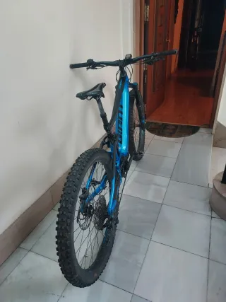 Bicicleta Eléctrica Giant Blu