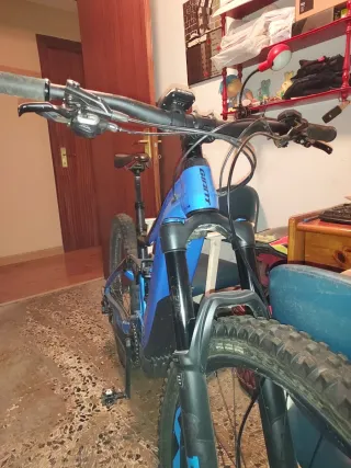 Bicicleta Eléctrica Giant Blu