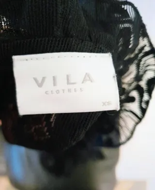 Blusa Vila Clothes encaje negra T.34