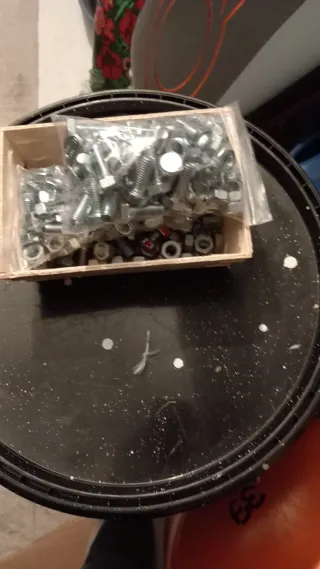 Estantería metálica gris