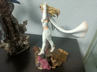Estatua Emma Frost Iron Studios