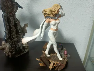 Estatua Emma Frost Iron Studios
