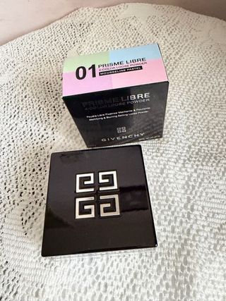 Givenchy Prisme Libre cipria 01 make-up